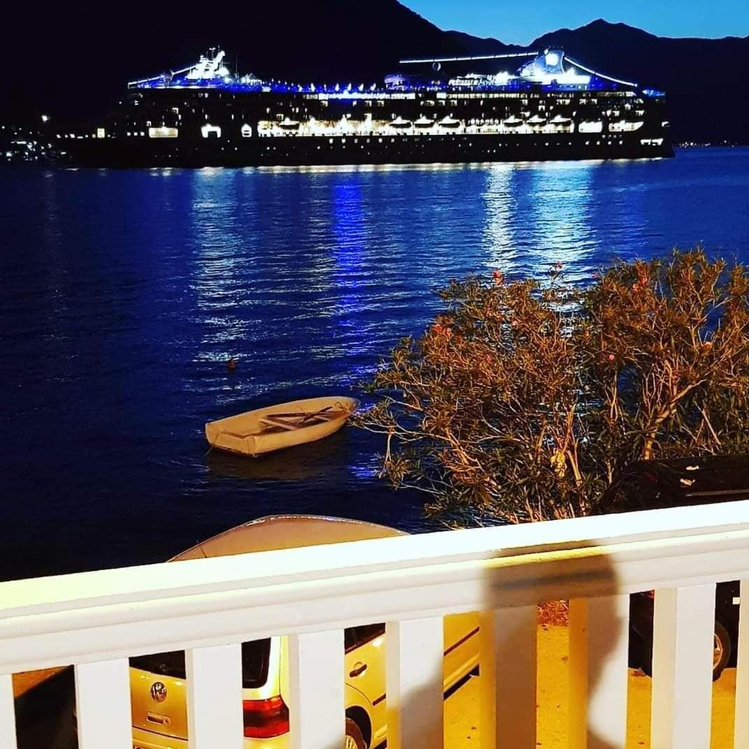 Montenegro Apartments - Private Beach 科托尔 外观 照片